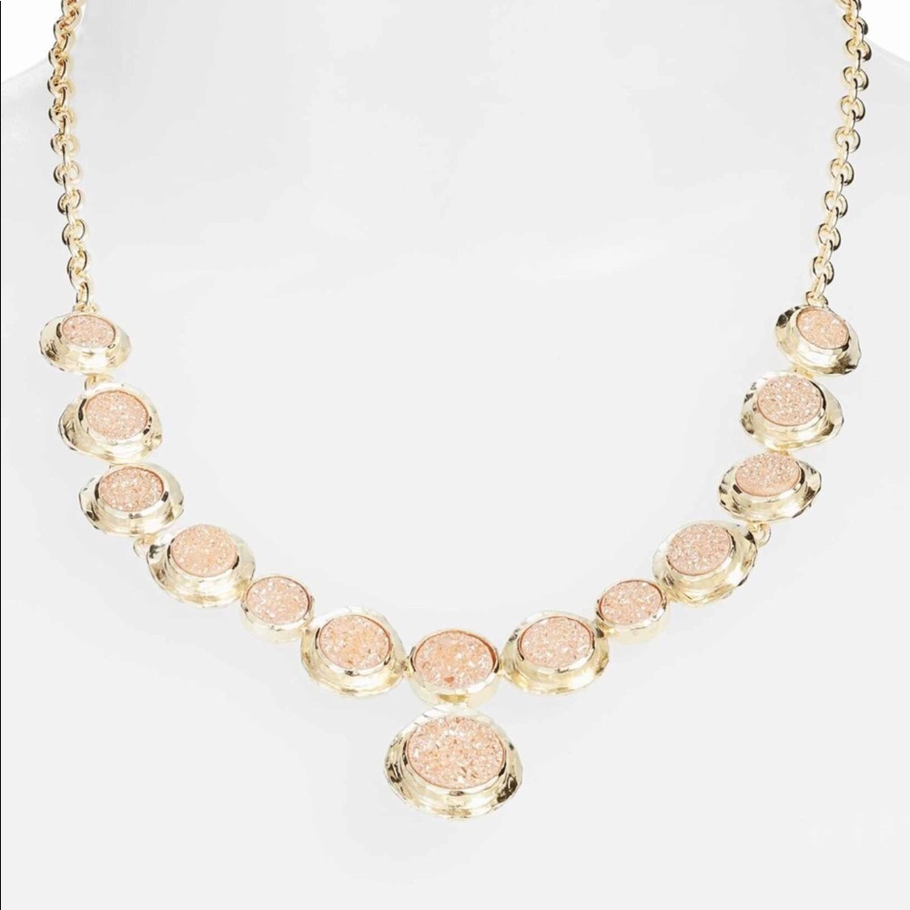 Mahalia Statement Necklace NWOT